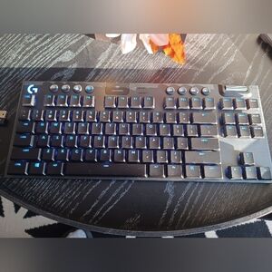 Logitech G915 TKL Lightspeed Wireless (Tactile) RGB Mechanical Keyboard